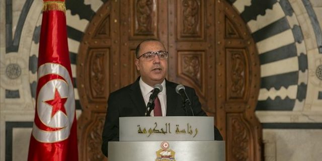Tunus'ta Başbakan Meşişi 5 bakanı görevden aldı