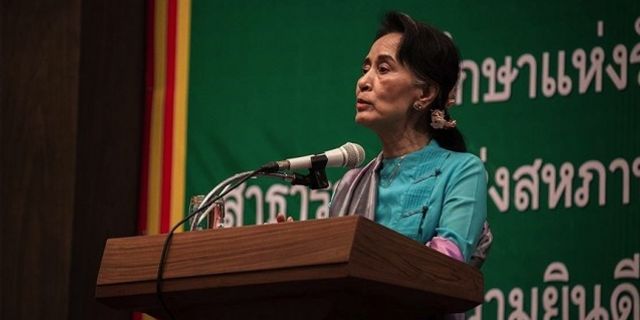 Myanmar'ın tutuklu lideri Suu Çii'ye rüşvet suçlaması
