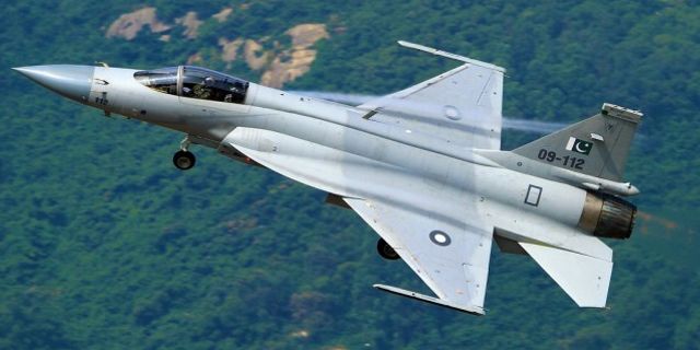 Pakistan, Nijerya’ya ilk JF-17 transferini gerçekleştirdi