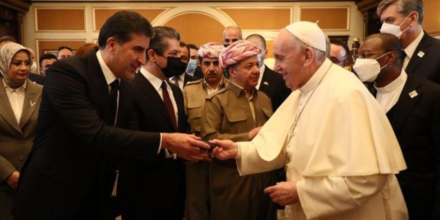 Papa: Terörizme ve dinin manipüle edilmesine hayır diyoruz