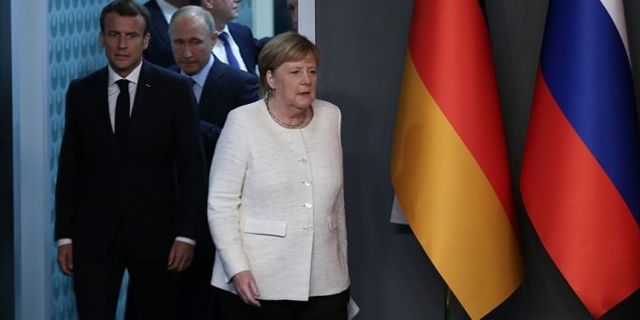 Putin, Merkel ve Macron ile çevrim içi görüşme yaptı