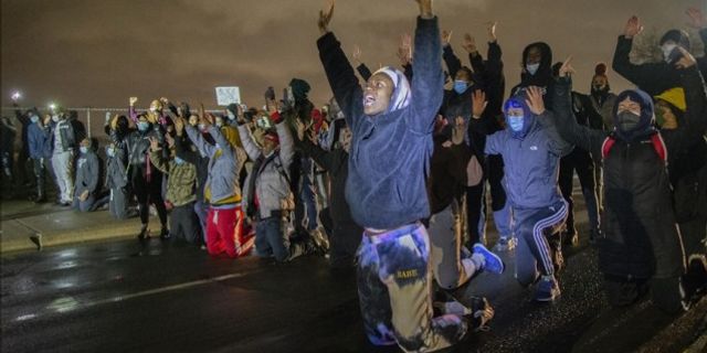 ABD'de polis tarafından öldürülen siyahi vatandaş için yönelik protestolar sürüyor