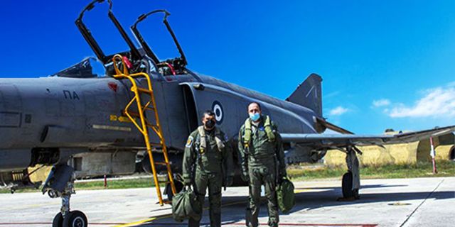 Mısır ve Yunanistan Hava Kuvvetleri komutanları F-4E uçurdu