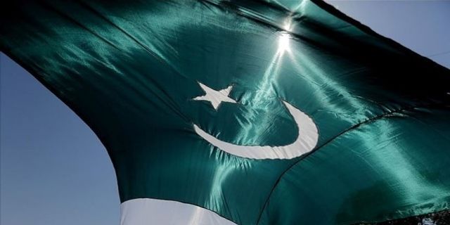 Pakistan, Hindistan ile ticarete başlama kararını erteledi