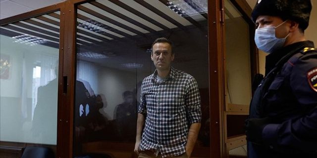 Rusya'da açlık grevindeki muhalif Navalnıy hastaneye sevk edilecek