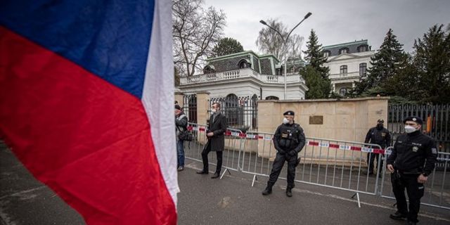Çekya-Rusya ilişkilerini etkileyen 'diplomat krizi' sürüyor