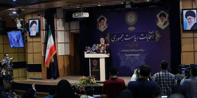 İran'da cumhurbaşkanlığı seçimleri için 7 isim adaylık izni aldı