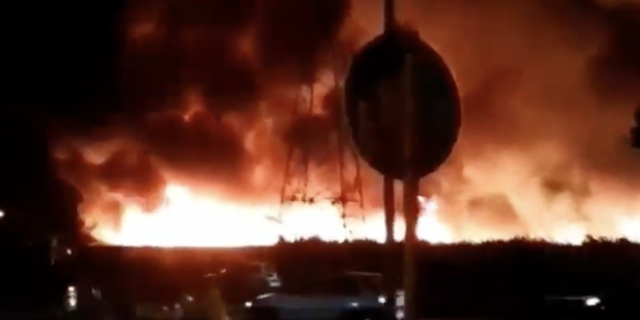 İran'ın Buşehr Nükleer Santrali yakınlarında büyük yangın