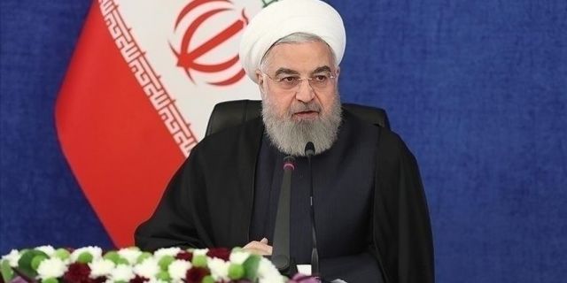 Ruhani'den muhafazakarlara eleştiri