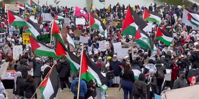 Washington’daki binlerce kişiden 'Filistin'e destek'
