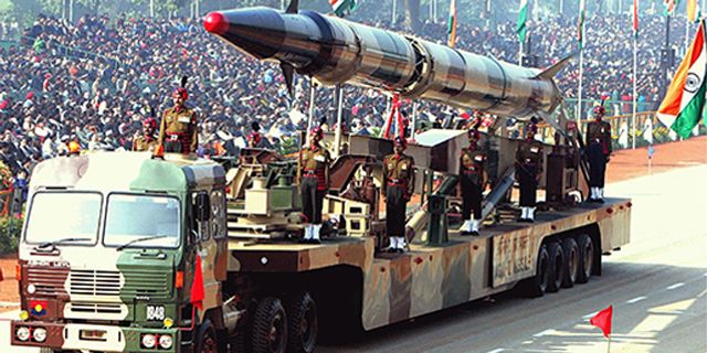 Hindistan nükleer başlık taşıyabilen güdümlü füzesini test etti