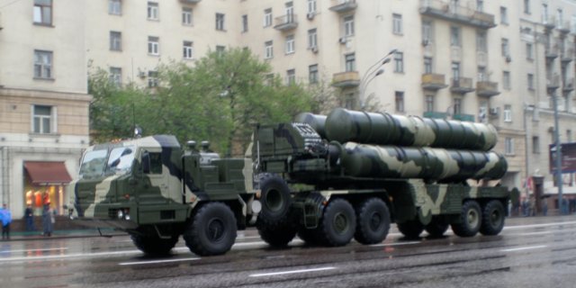 Rusya, silah ihracatlarını dış baskılara rağmen sürdürdüğünü öne sürdü