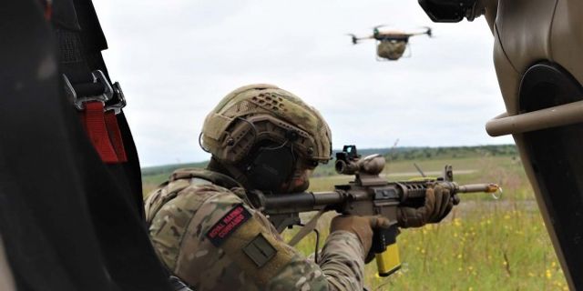 İngiltere, sürü drone’lara yönelik askeri eğitimlere devam ediyor