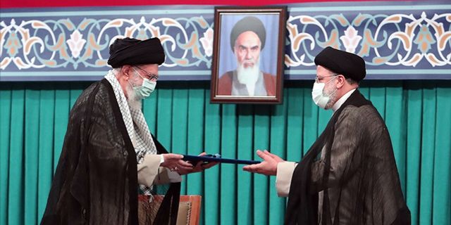 İran'ın yeni Cumhurbaşkanı İbrahim Reisi göreve başladı