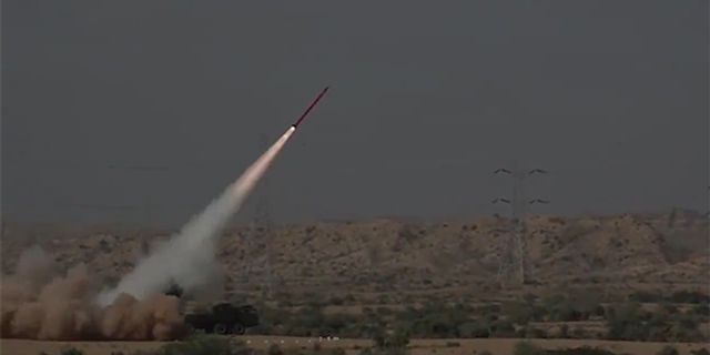 Pakistan yerli roketatar sistemini başarı ile test etti