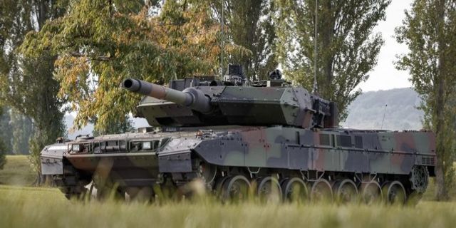 Alman ordusu, Leopard 2 tankının son konfigürasyonunu teslim aldı