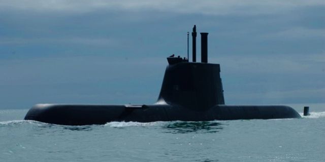 Güney Kore'nin balistik füze fırlatabilen 3 bin tonluk denizaltısı su ile buluşacak