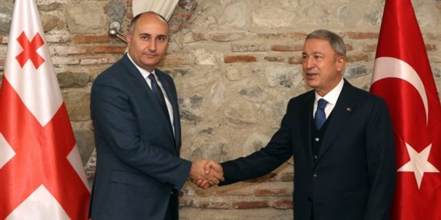 Bakan Akar, Gürcistanlı mevkidaşı ile görüştü