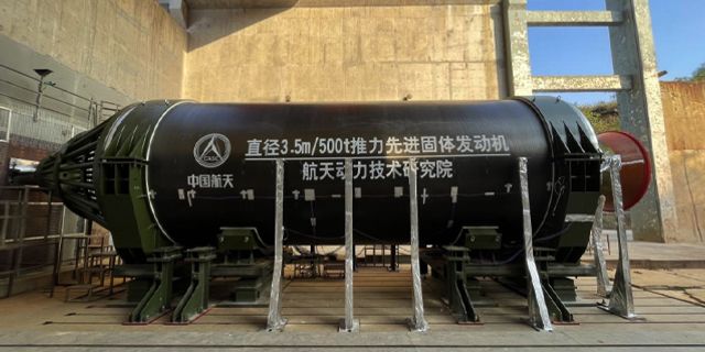 Çin'den katı yakıtlı roket motoru testi