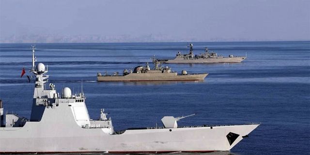 Çin ve Rus savaş gemileri Pasifik'te
