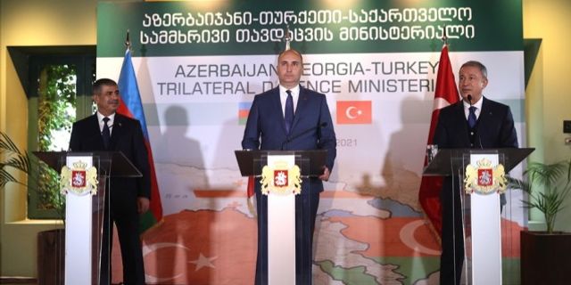 Gürcistan-Türkiye-Azerbaycan Savunma Bakanları toplandı