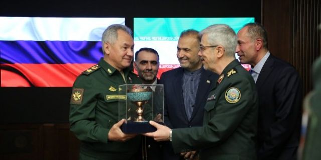 İran Genelkurmay Başkanı, Sergey Şoygu ile görüştü