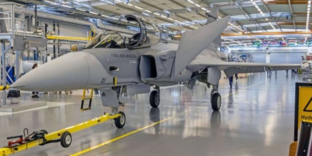 İsveç ve Brezilya Hava Kuvvetleri ilk Gripen E uçaklarını teslim almak üzere