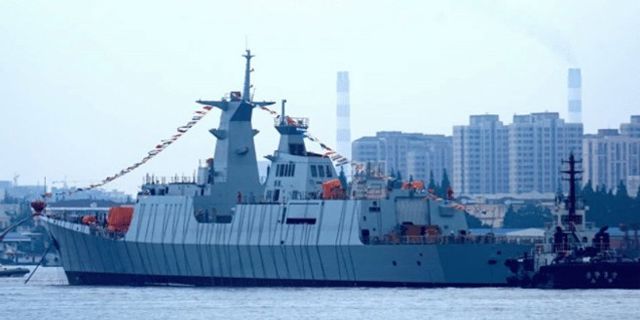 Çin'den Pakistan’a büyük savaş gemisi teslimatı