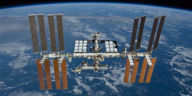 NASA: Uzay enkazı tehlikesi sürüyor