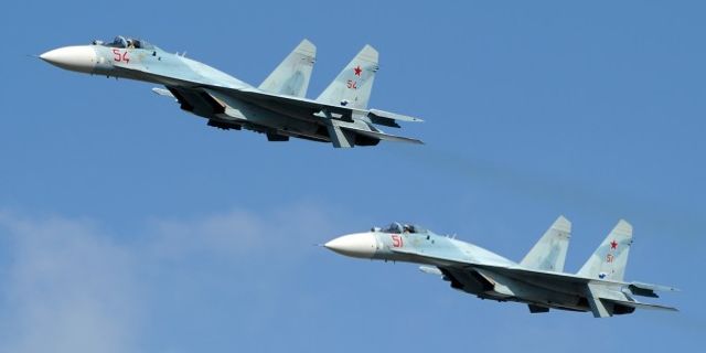 Rus uçakları sahte gemileri vurdu