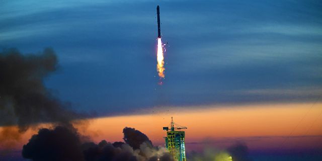Çin araştırma uydularını yörüngeye fırlattı