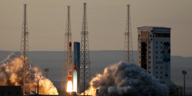 İran Simurg uydu aracını uzaya fırlattı
