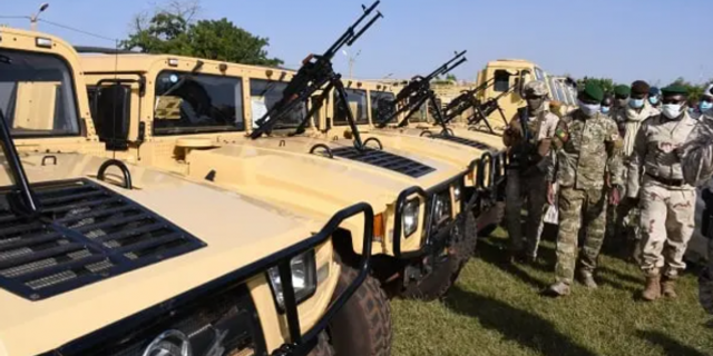 Mali Çin'den çeşitli tiplerde zırhlı araç teslim aldı