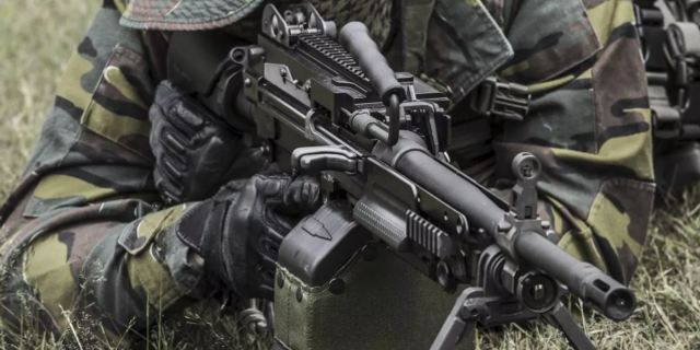 Çek ordusu FN Minimi makinalı tüfek tedarik edecek