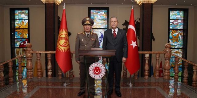 Milli Savunma Bakanı Akar, Kırgızistanlı mevkidaşını ağırladı
