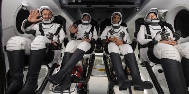 4 kişilik Crew-3 ekibi Dünya'ya döndü