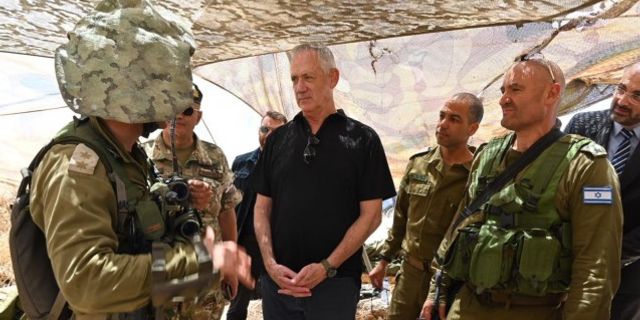 İsrail Savunma Bakanı Gantz, Güney Kıbrıs'ta