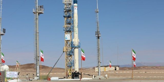 İran, Zülcenah roketini fırlattı