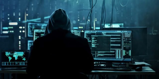 'Hacker’lar Paris’teki hastaneyi hedef aldı