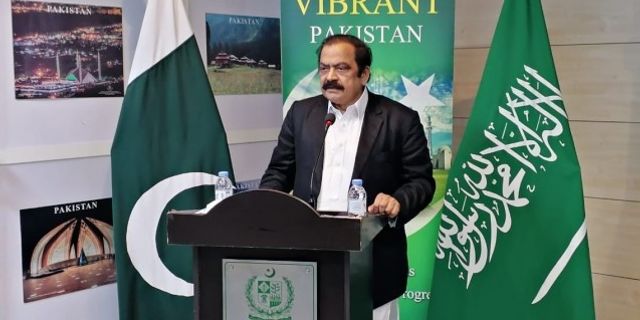 Pakistan İçişleri Bakanı'na terör suçlaması