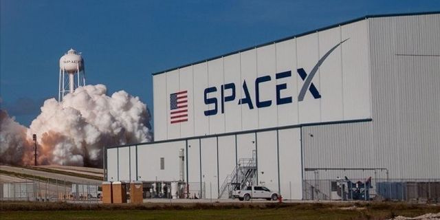SpaceX 900 milyon dolar kaybetti