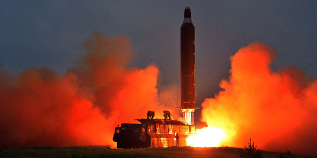 Kim Jong Un'dan nükleer cephanelik ve casus uydu talimatı