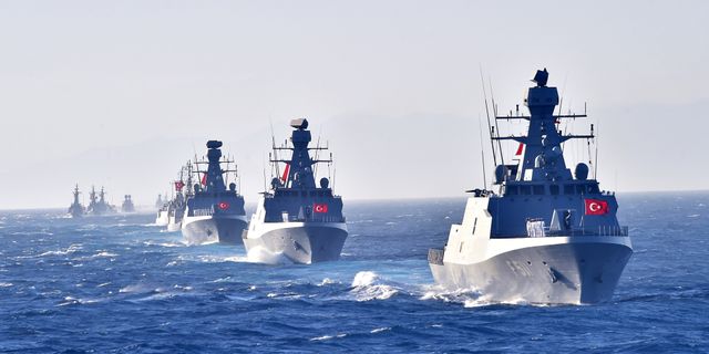 Milli savaş gemileri Güney Asya'da boy gösterecek