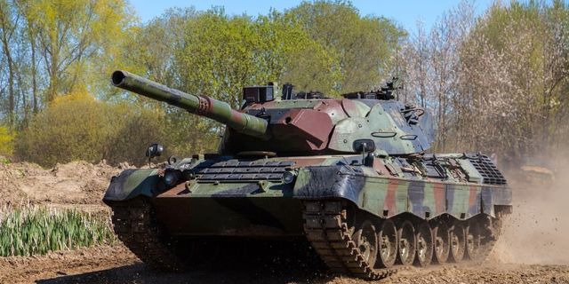 İsviçre'den Ukrayna'ya Leopard tankı satışına ret