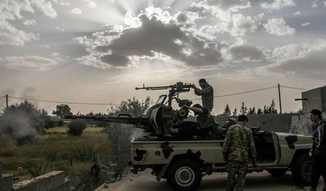 Yemen ordusu bazı askeri noktaları Husiler'den kurtardı