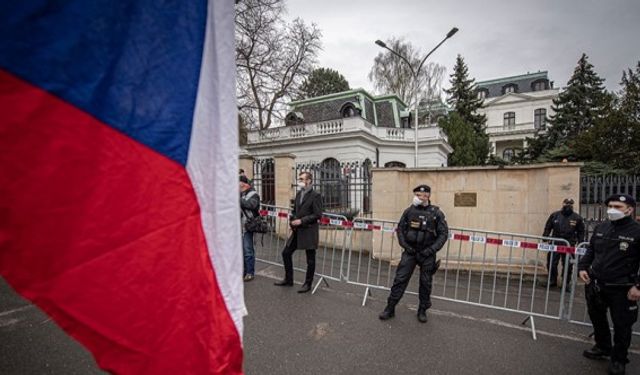 Çekya-Rusya ilişkilerini etkileyen 'diplomat krizi' sürüyor