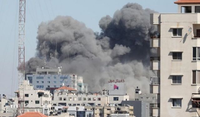 İsrail, AP ile Al-Jazeera'nın ofisinin de olduğu binayı yerle bir etti