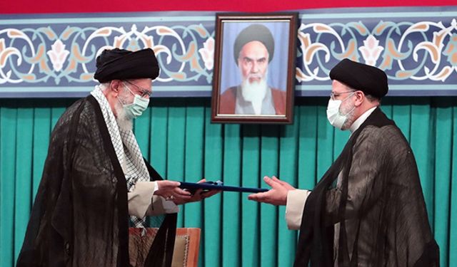 İran'ın yeni Cumhurbaşkanı İbrahim Reisi göreve başladı
