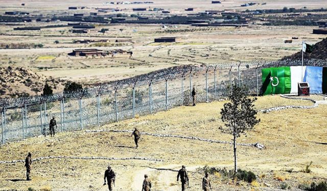 Pakistan-Afganistan sınırındaki saldırıda 7 Pakistan askeri öldürüldü