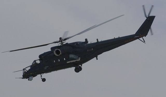 Azerbaycan ordusuna ait bir askerî helikopter düştü